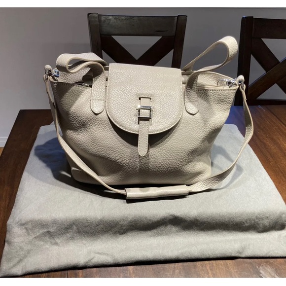 THELA MEDIUM TAUPE GREY LEATHER WITH ZIP CLOSURE TOTE BAG - Picture 2 of 9